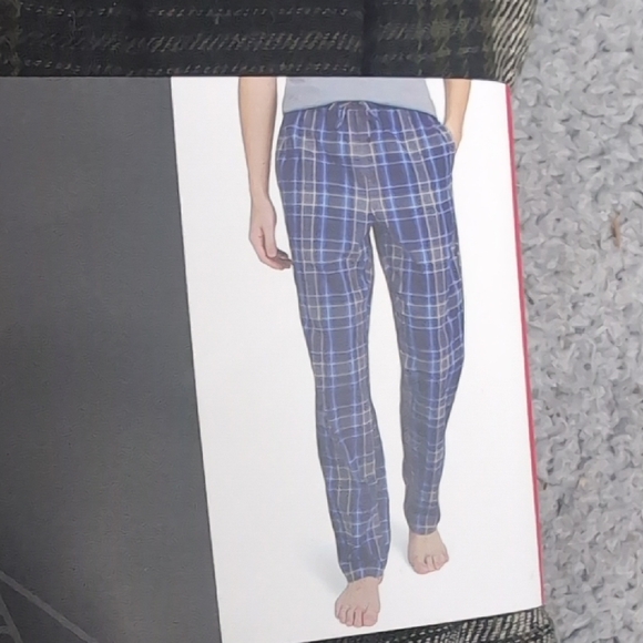 Eddie Bauer Men's Flannel Pants 2-Pack - Picture 7 of 7